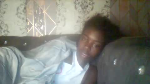 Snapshot of prettyzuzu chatting on 09-17-25, 11:06 prettyzuzu online show from 09-17-25, 11:06