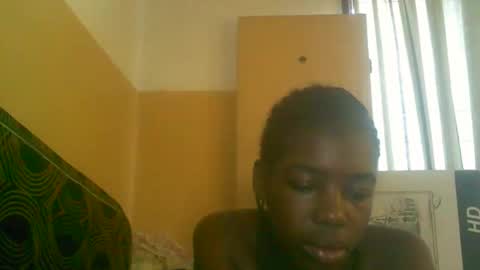 Snapshot of prettyzuzu chatting on 10-24-25, 06:43 prettyzuzu online show from 10-24-25, 06:43