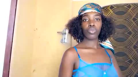 Snapshot of prettyzuzu chatting on 11-04-25, 07:51 prettyzuzu online show from 11-04-25, 07:51