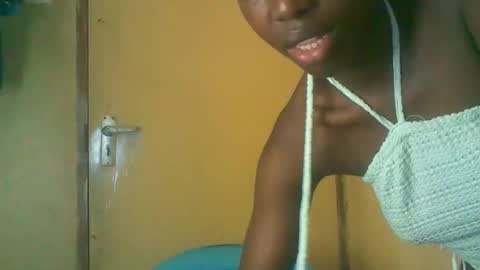 Snapshot of prettyzuzu chatting on 11-18-25, 08:30 prettyzuzu online show from 11-18-25, 08:30