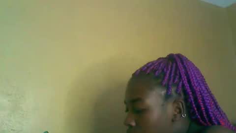 Snapshot of prettyzuzu chatting on 11-28-25, 08:06 prettyzuzu online show from 11-28-25, 08:06