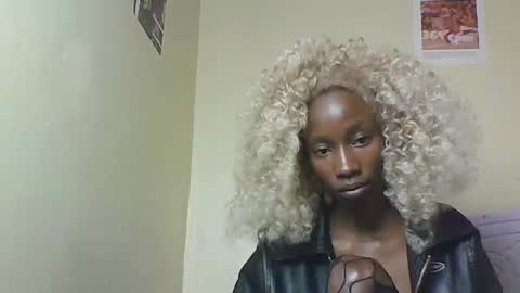 PRETY online show from 07-25-26, 01:36