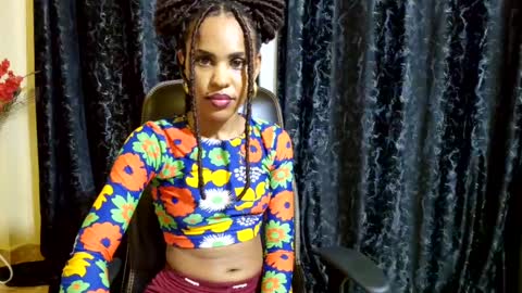 Snapshot of priceless_sexy chatting on 02-23-25, 11:36 priceless_sexy online show from 02-23-25, 11:36