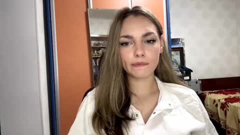 Amelia online show from 11-18-25, 08:13