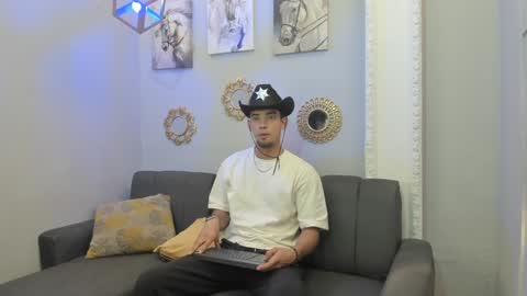 prince_arthur77 online show from 02-02-25, 12:46