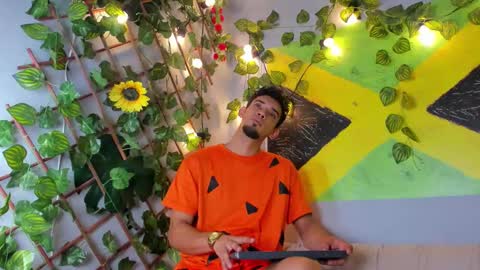 prince_arthur77 online show from 10-31-25, 02:07