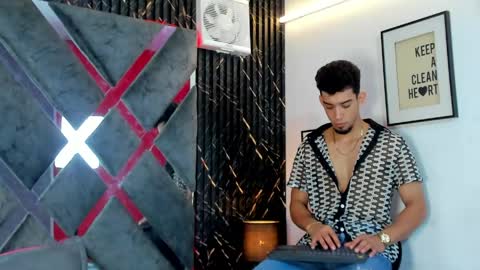 Snapshot of prince_arthur77 chatting on 05-31-26, 01:40 prince_arthur77 online show from 05-31-26, 01:40