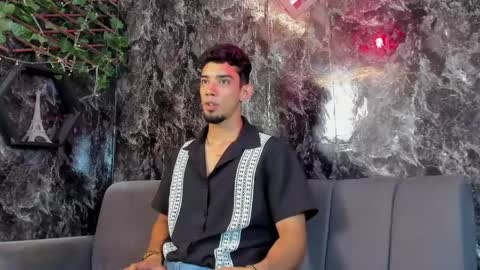Snapshot of prince_arthur77 chatting on 06-05-26, 01:39 prince_arthur77 online show from 06-05-26, 01:39