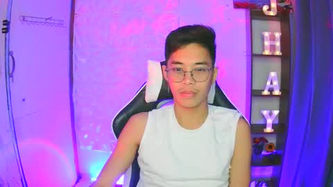 Snapshot of prince_harrison chatting on 10-21-25, 10:27 prince_harrison online show from 10-21-25, 10:27