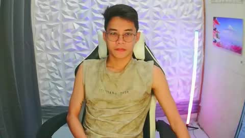 Snapshot of prince_harrison chatting on 11-24-25, 05:45 prince_harrison online show from 11-24-25, 05:45