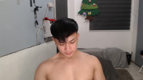 Snapshot of princeadrianx chatting on 12-18-25, 07:31 Prince Adrian online show from 12-18-25, 07:31