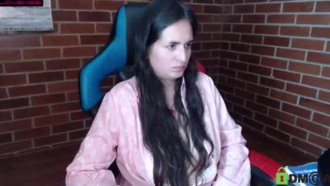 Leia online show from 09-15-25, 01:16