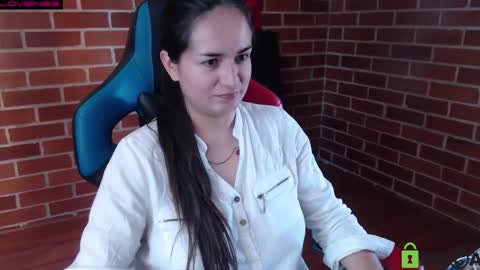 Leia online show from 10-18-25, 01:23