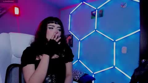 Snapshot of princesita_valija chatting on 10-23-25, 03:17 Beth online show from 10-23-25, 03:17