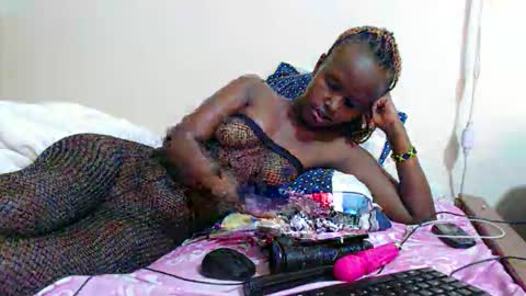 Snapshot of princeslov1 chatting on 12-15-25, 07:12 Shan online show from 12-15-25, 07:12