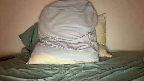 Snapshot of princespeaches chatting on 01-09-25, 02:43 Peaches online show from 01-09-25, 02:43