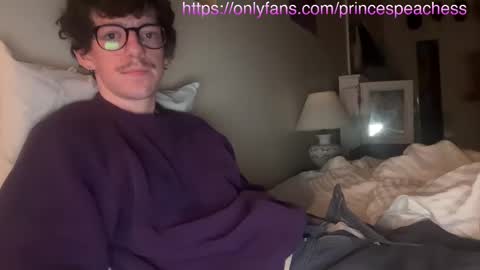 Snapshot of princespeaches chatting on 10-12-25, 11:26 Peaches online show from 10-12-25, 11:26