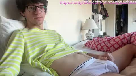 Snapshot of princespeaches chatting on 10-23-25, 08:40 Peaches online show from 10-23-25, 08:40