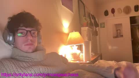 Snapshot of princespeaches chatting on 02-12-26, 05:35 Peaches online show from 02-12-26, 05:35