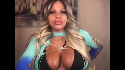 Snapshot of princess1tick chatting on 06-04-26, 01:33 princess1tick online show from 06-04-26, 01:33