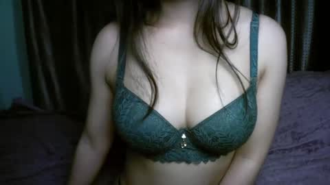 Snapshot of princess916446 chatting on 05-27-26, 02:52 princess online show from 05-27-26, 02:52