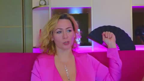 Kira and Paul online show from 11-11-25, 04:51