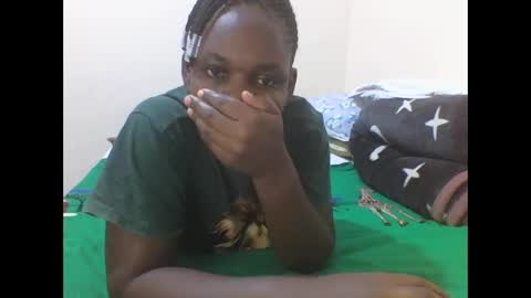 Snapshot of princess_cutie chatting on 10-16-25, 06:36 princess online show from 10-16-25, 06:36