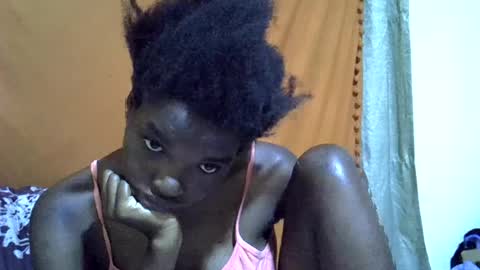Snapshot of princess_scovia chatting on 07-25-26, 07:44 princess_scovia online show from 07-25-26, 07:44