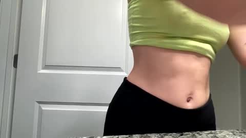 Snapshot of princessbaby525 chatting on 05-12-26, 12:35 Sable online show from 05-12-26, 12:35