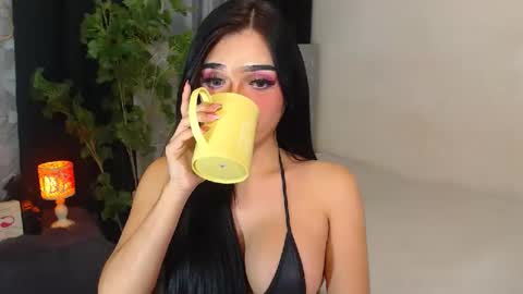 Snapshot of princesshugecumontop chatting on 12-01-24, 05:02 PrincessDONT FORGET TO FOLLOW ME online show from 12-01-24, 05:02