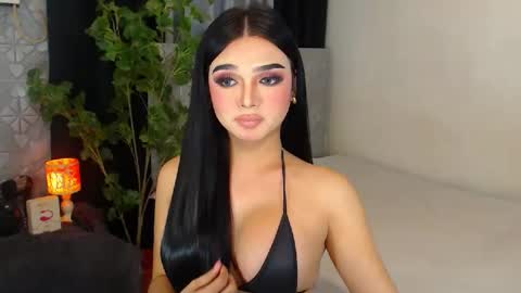 Snapshot of princesshugecumontop chatting on 12-04-24, 01:42 PrincessDONT FORGET TO FOLLOW ME online show from 12-04-24, 01:42