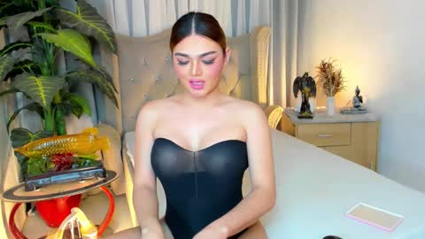 Snapshot of princesshugecumontop chatting on 10-20-25, 12:16 PrincessDONT FORGET TO FOLLOW ME online show from 10-20-25, 12:16