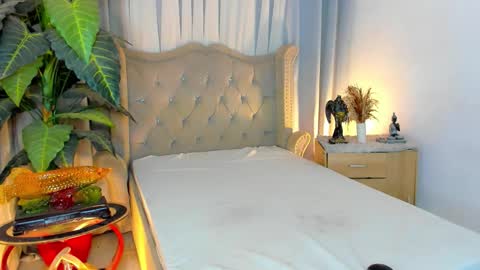 Snapshot of princesshugecumontop chatting on 12-02-25, 08:52 PrincessDONT FORGET TO FOLLOW ME online show from 12-02-25, 08:52