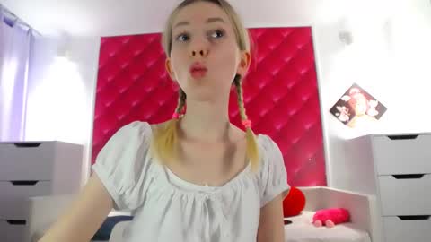 Snapshot of princesskassiadin chatting on 12-29-24, 03:03 GoddessKassia online show from 12-29-24, 03:03