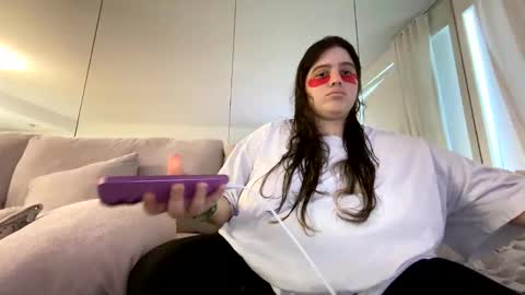 Snapshot of princesslaylaa chatting on 03-08-26, 07:28 princessviccxo online show from 03-08-26, 07:28