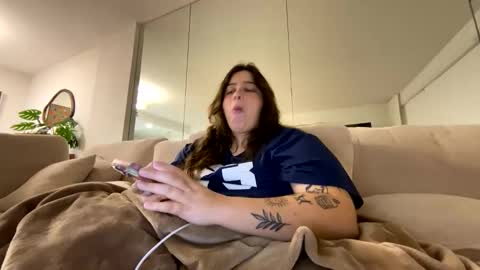 Snapshot of princesslaylaa chatting on 03-11-26, 01:22 princessviccxo online show from 03-11-26, 01:22