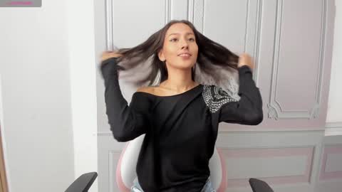 Snapshot of princesslittle_4u chatting on 12-28-24, 03:26 online show from 12-28-24, 03:26