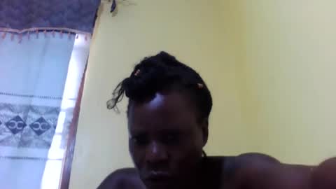 Snapshot of princessmiles2 chatting on 06-20-26, 12:30 phelly online show from 06-20-26, 12:30