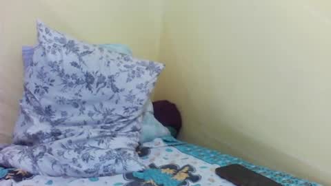 Snapshot of princessmiles2 chatting on 07-02-26, 04:46 phelly online show from 07-02-26, 04:46