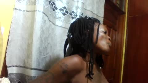Snapshot of princessmiles2 chatting on 07-15-26, 06:24 phelly online show from 07-15-26, 06:24