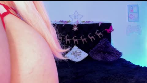 Snapshot of princessryuuko chatting on 12-27-24, 10:59 ryuu online show from 12-27-24, 10:59