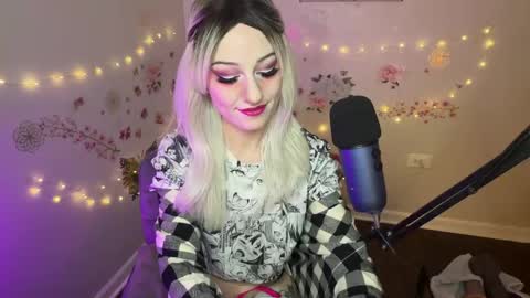 Snapshot of princessstarrxxx chatting on 05-15-26, 03:13 Starr online show from 05-15-26, 03:13