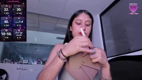 Snapshot of princesstina06 chatting on 10-29-25, 07:37 Valentina online show from 10-29-25, 07:37