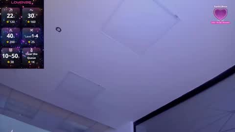 Snapshot of princesstina06 chatting on 11-12-25, 04:07 Valentina online show from 11-12-25, 04:07