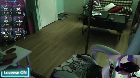 Snapshot of princesstyff chatting on 09-18-25, 11:01 Tyff et Blast online show from 09-18-25, 11:01