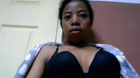 Snapshot of prisca880319 chatting on 07-20-26, 01:53 prisca880319 online show from 07-20-26, 01:53