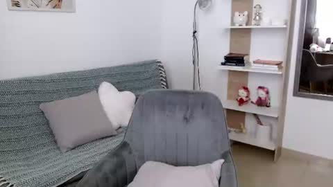 Snapshot of priscila_black chatting on 06-20-26, 06:11 Marcela online show from 06-20-26, 06:11