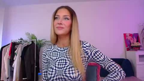 Nansy online show from 07-09-26, 09:57