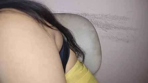 priyu_ online show from 12-18-25, 03:12