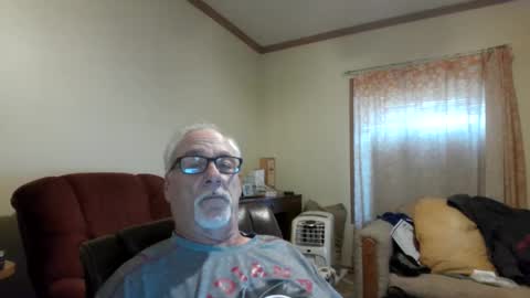 Snapshot of prlbob77 chatting on 10-17-25, 10:34 prlbob77 online show from 10-17-25, 10:34